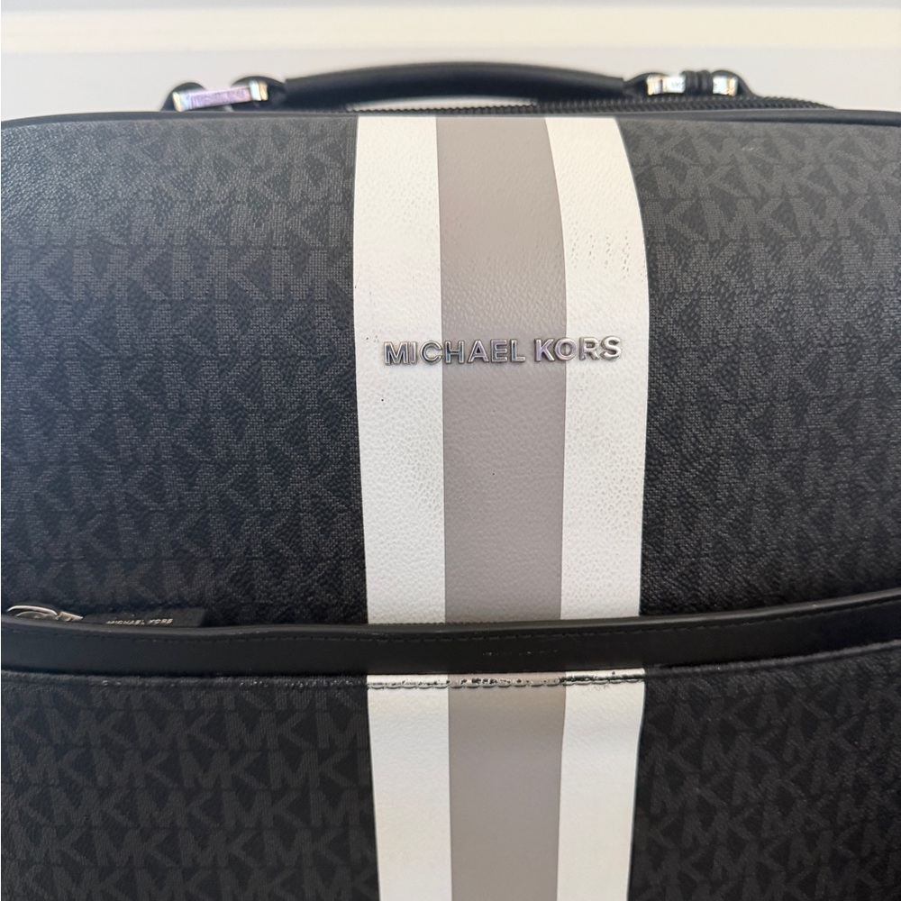 Michael Kors Bedford Suitcase - Picture 6 of 13